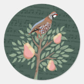 Partridge in a pear tree Christmas Carole on green Runder Aufkleber (Vorderseite)
