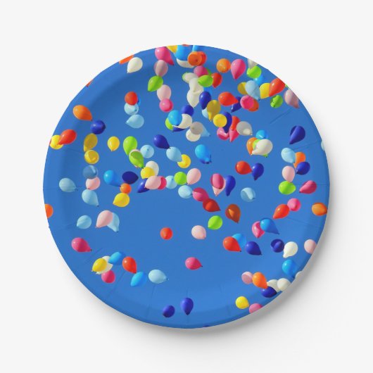Party Balloons Floating in Blue Sky Pappteller (Vorderseite)