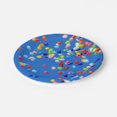 Party Balloons Floating in Blue Sky Pappteller (Schrägansicht)