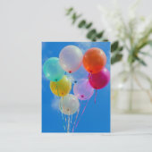 Party Balloons mit blauem Himmel Postkarte (Stehend Vorderseite)