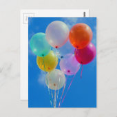 Party Balloons mit blauem Himmel Postkarte (Vorne/Hinten)
