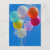 Party Balloons mit blauem Himmel Postkarte (Vorderseite)