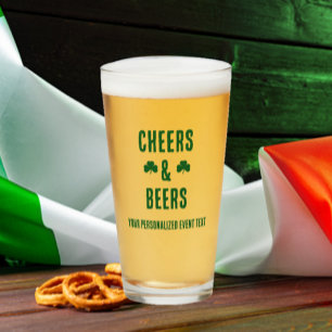 Party-Event für Cheers und Biere Glas