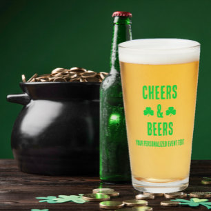 Party-Event für Cheers und Biere Glas