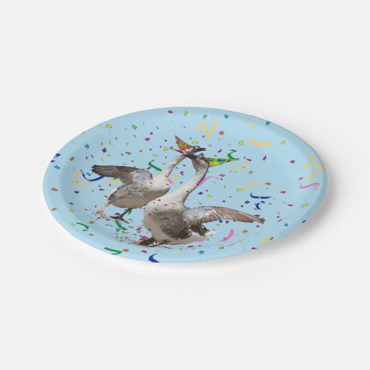 Party Geese Confetti Celebration Pappteller (Schrägansicht)