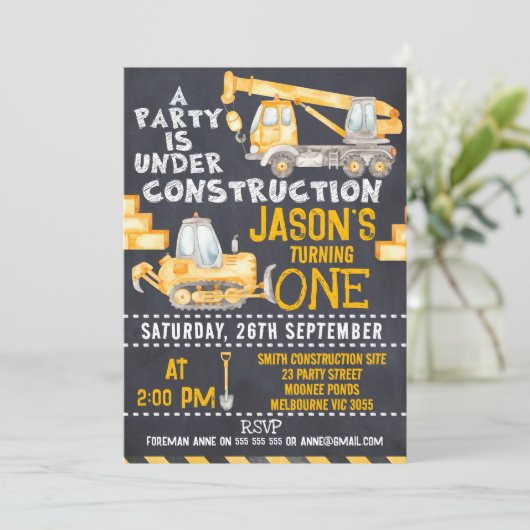 Party im Bau 1. Geburtstag Einladung (Stehend Vorderseite)