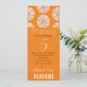 Party im Stil eines modernen Basketballmusters Einladung (Stehend Vorderseite)