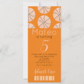 Party im Stil eines modernen Basketballmusters Einladung (Vorderseite)