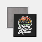 Party in Slow Motion Retro Lustiges Pontoon-Boot B Magnet (Vorderseite/Rückseite)