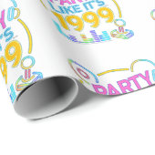 Party Like It’s 1999®™ – Neon Soundtrack Geschenkpapier (Rolleneckpunkt)