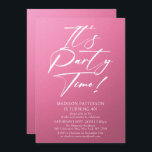 Party Time 40. Geburtstag Party Einfache Eleganz Einladung<br><div class="desc">Es ist Party Time 40th 40th Birthday Party Simple Elegant Invitation Invite weist ein minimalistisches Design mit dem Text "It's Party Time!" in moderne weiße Kalligrafie-Schrift Typografie und personalisiert unten mit Ihrem benutzerdefinierten Text auf einem rosa Hintergrund. Der bearbeitbare Schriftart kann in Stil und Farbe geändert werden. Entworfen von ©...</div>
