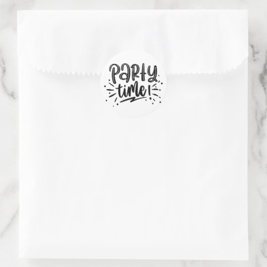 Party Time! Fun Black & White Hand-Lettered Script Runder Aufkleber (Tasche)
