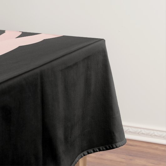 Partying von Tieren - Niedliche Tiere mit Party Tischdecke (Beispiel)