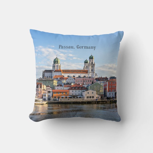 Passau, Germany cityscape photograph Kissen (Vorderseite)