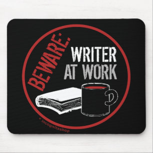 Passen Sie auf: Verfasser bei der Arbeit Mousepad