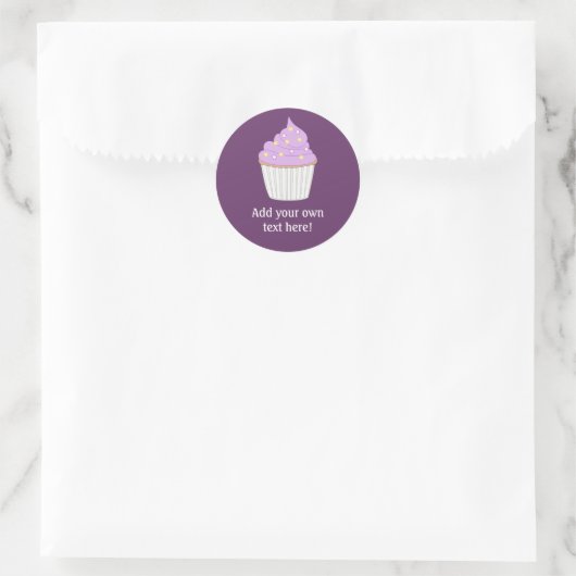 Passen Sie diese Lilac Cupcake Grafik an Runder Aufkleber (Tasche)
