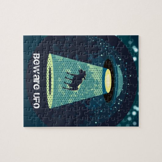 Passen Sie UFO auf Puzzle (Horizontal)