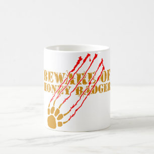 Passen Sie vom Honigdachs auf Kaffeetasse