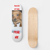 passen Sie vom Hund auf Skateboard (Vorderseite)
