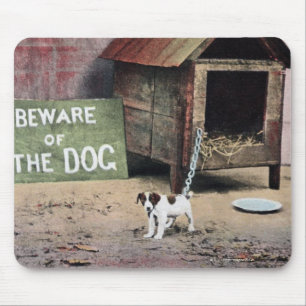Passen Sie vom Hundezeichen mit kleinem Hund auf Mousepad