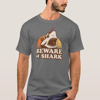 Passen Sie von den Haifischen mit Frickin T-Shirt
