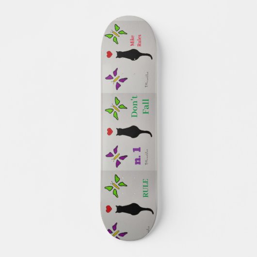 Passion Black Cat mit rotem Herz und Schmetterling Skateboard (Vorne)