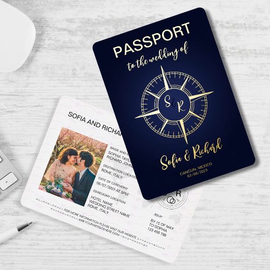 Passport Wedding Destination Gold Compass Monogram Folieneinladung