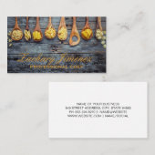 Pasta auf Holzlöffeln auf dem Tisch Visitenkarte (Vorne/Hinten)