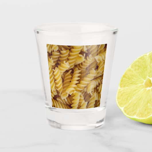 Pasta Fusilli Noodles Schnapsglas (Vorderseite)