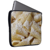 Pasta mit Parmesan-Käse Laptopschutzhülle (Vorne Rechts)