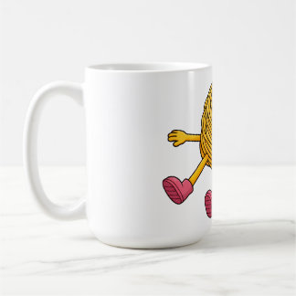 Pasta Polo liegt müde und erschöpft auf dem T-Shir Kaffeetasse