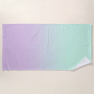 Pastel ästhetische Minze und Lilac Gradient Ombre Strandtuch