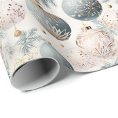 Pastel Blau & Weiße Weihnachtsbaumdekorationen Geschenkpapier (Rolleneckpunkt)