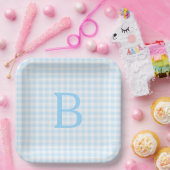 Pastel Blue und White Gingham Monogram Pappteller (Party)