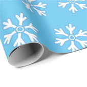 Pastel Blue White Snowflake Minimal Geschenkpapier (Rolleneckpunkt)