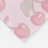 Pastel Cherry Muster auf rosa Fleecedecke (Ecke)