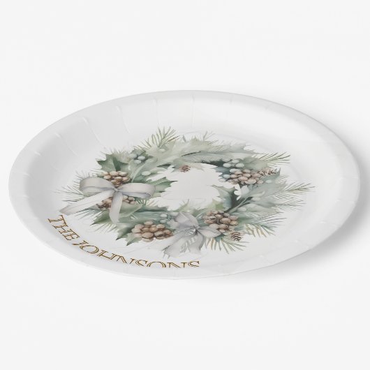 Pastel Christmas Wreath & Custom Name Paper Plates Pappteller (Schrägansicht)