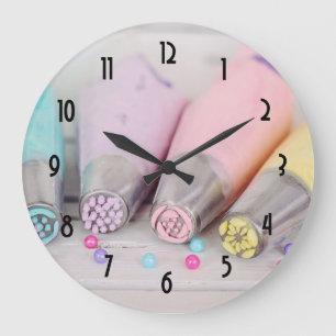 Pastel Colored Cake Decorating Tools Große Wanduhr