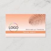 Pastel Coral Gradient Palm Leaf mit Logo Stilvoll Visitenkarte (Vorderseite)