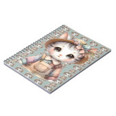Pastel-Cotattecore-Katze in Overalls & Strohhut Notizblock (Linke Seite)
