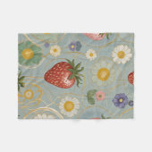 Pastel Floral & Berry Delight Fleecedecke (Vorderseite (Horizontal))