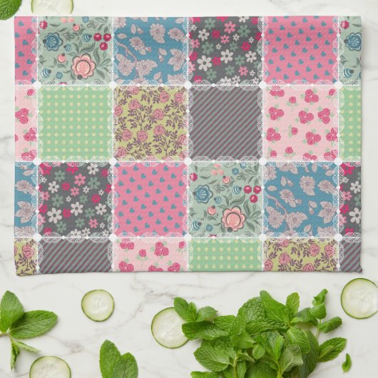 Pastel Floral Quilt Square Geschirrtuch (Gefaltet)