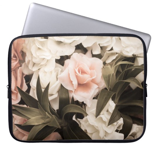 Pastel Floral Vintag: Zeitlose Eleganz Laptopschutzhülle (Vorderseite)