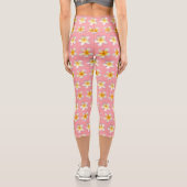 Pastel Frangipani Plumeria Blume auf rosa Capri Leggings (Rückseite)