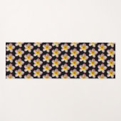 Pastel Frangipani Plumeria Blume Black Yogamatte (Vorderseite (Horizontal))