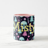 Pastel Goth Christmas Zweifarbige Tasse (Mittel)