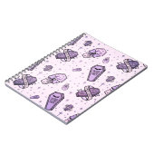 Pastel Goth Coffins Muster Notizblock (Linke Seite)