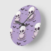 Pastel Goth Skull in Teacup Runde Wanduhr (Winkel)