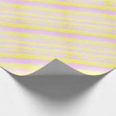 Pastel Gradient Lavendel Rosa und Gelbe Streifen Geschenkpapier (Ecke)