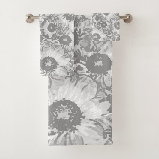 Pastel Gray Gray Floral Pattern Badhandtuch Set (Insitu)